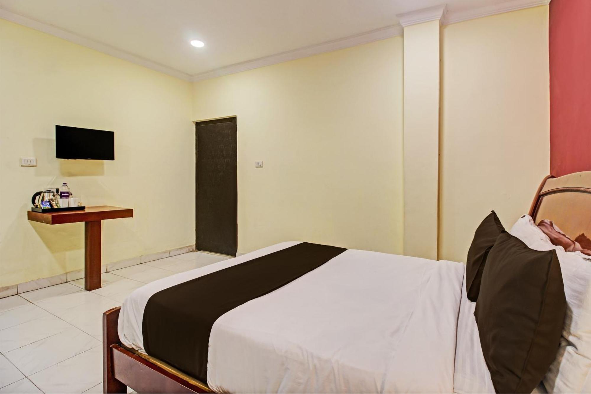 Hotel O Ruma Near Nampally Railway Station Hyderabad Esterno foto