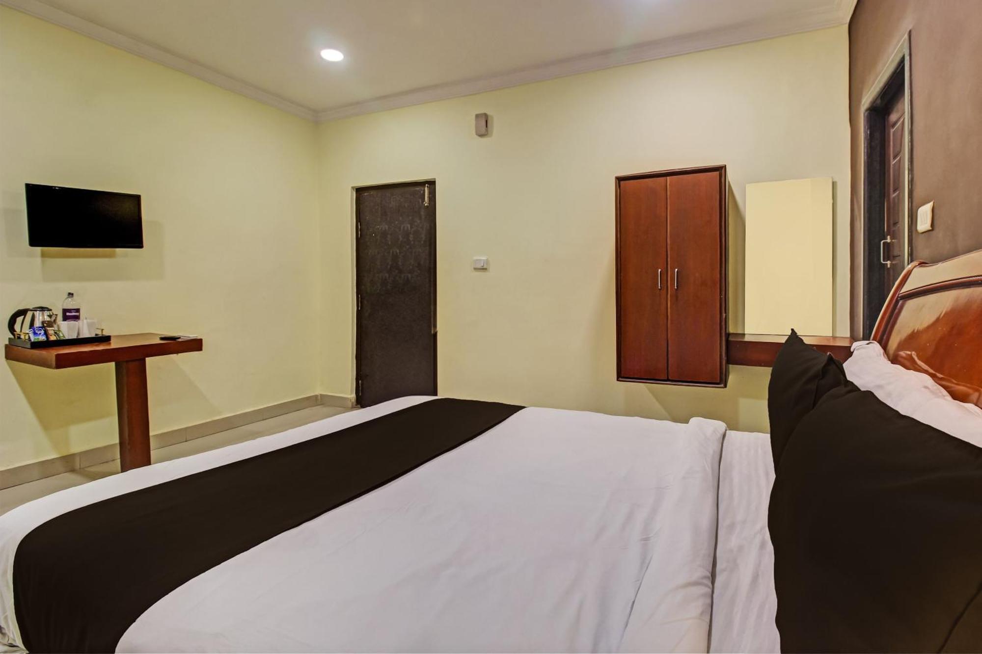 Hotel O Ruma Near Nampally Railway Station Hyderabad Esterno foto