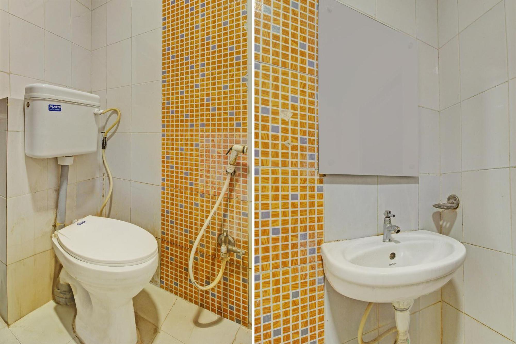 Hotel O Ruma Near Nampally Railway Station Hyderabad Esterno foto