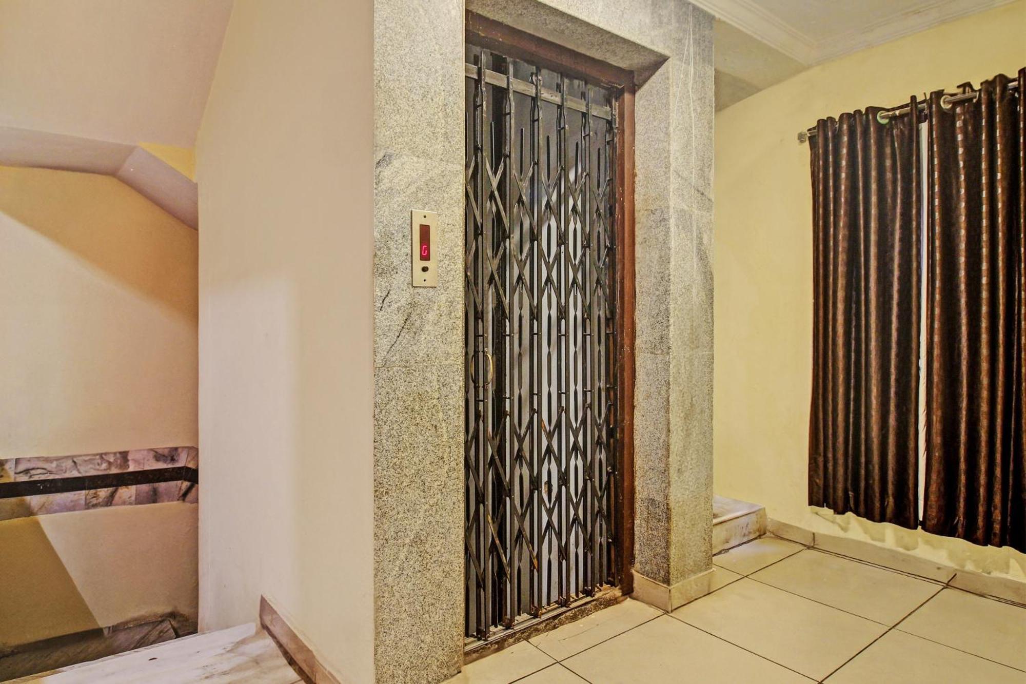 Hotel O Ruma Near Nampally Railway Station Hyderabad Esterno foto