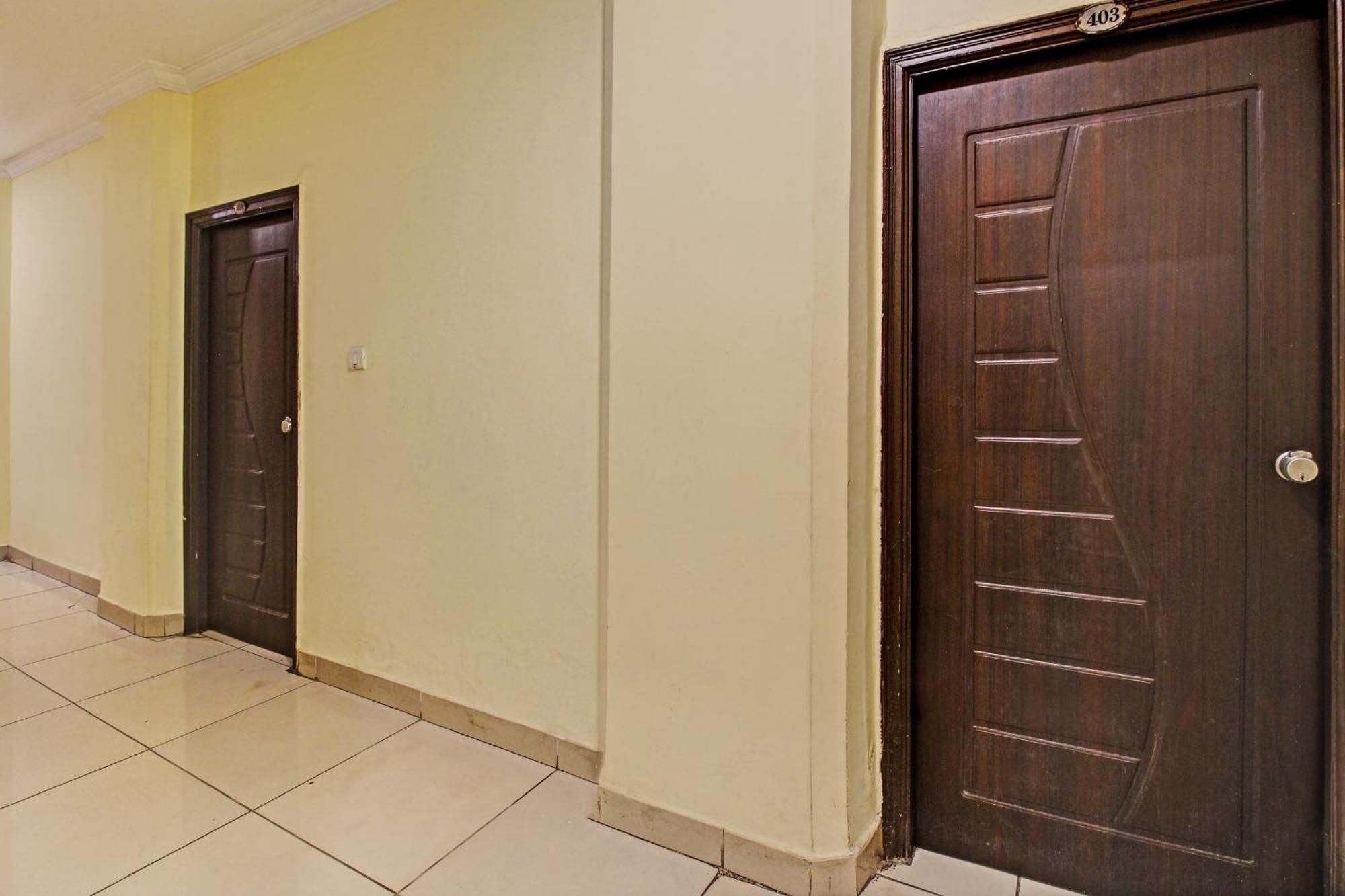 Hotel O Ruma Near Nampally Railway Station Hyderabad Esterno foto